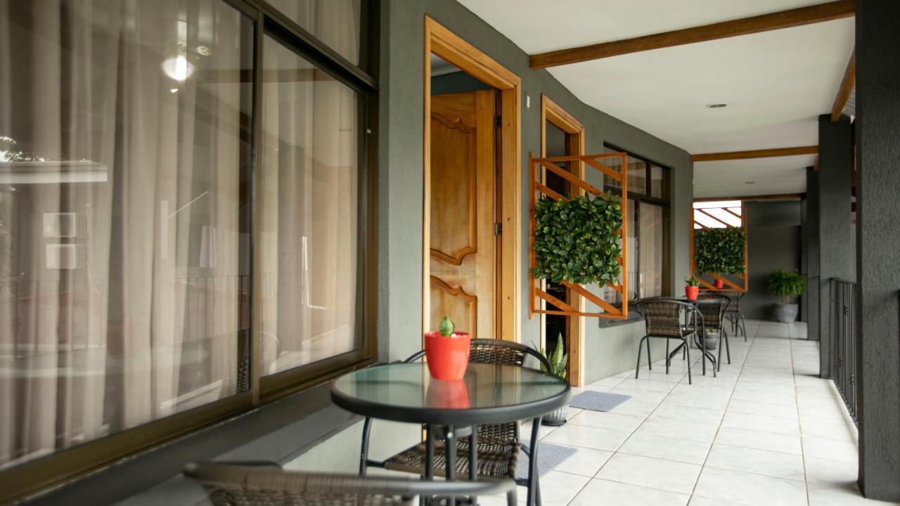 Coati Arenal Lodge La Fortuna Ngoại thất bức ảnh