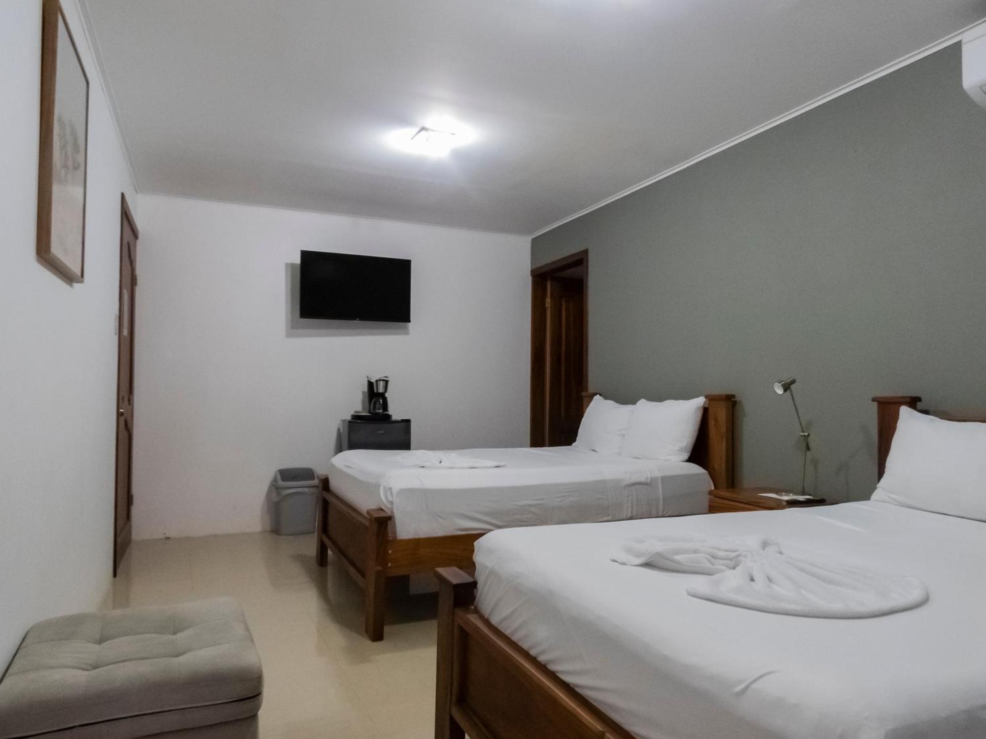 Coati Arenal Lodge La Fortuna Ngoại thất bức ảnh